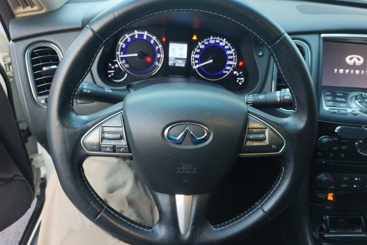 Used Infiniti QX50 2015 2.5L Enjoyment Edition Steering Wheel