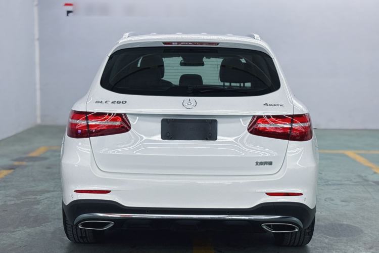 Used Mercedes-Benz GLC 2017 GLC 260 4MATIC Luxury Model Exterior 4