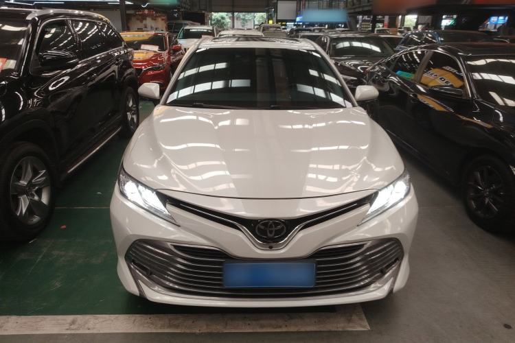 Used Toyota Camry 2018 2.0G Luxury Edition
