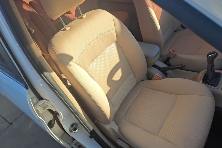 Used BAIC Weiwang M30 2017 1.5L M30S Standard DAM15DL
