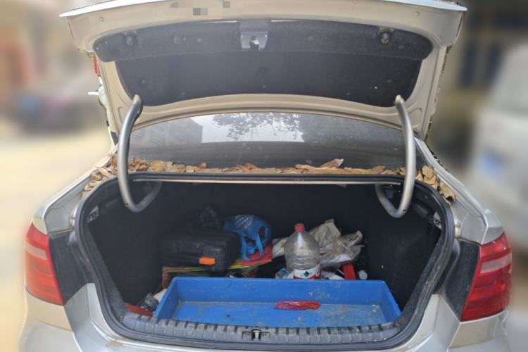 Used Volkswagen Bora 2013 1.6L Automatic Fashion Model Trunk