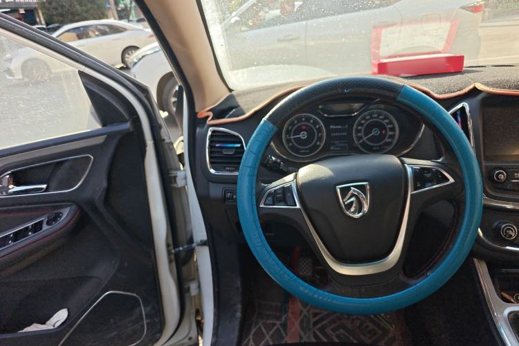 Used Baojun 560 2016 1.5T Manual Luxury Model
