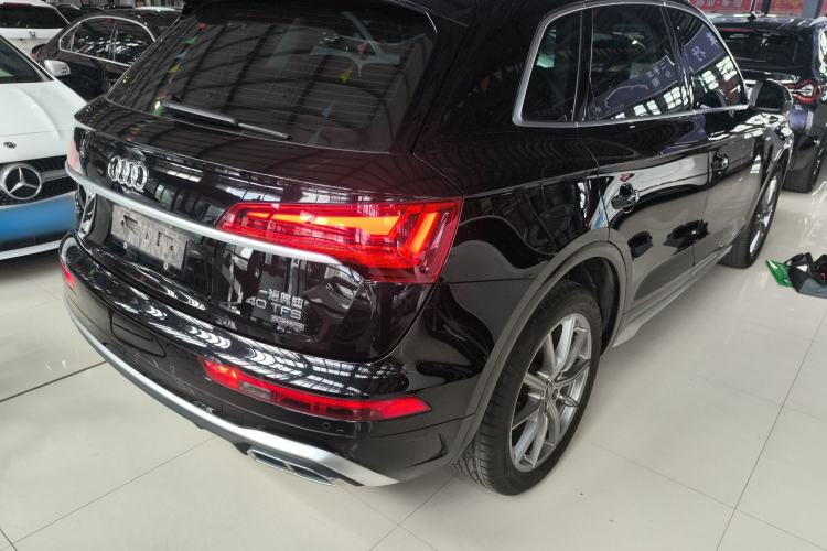 Used Audi Q5L 2022 40T Fashionable and Dynamic Model Rear Right 45 Deg