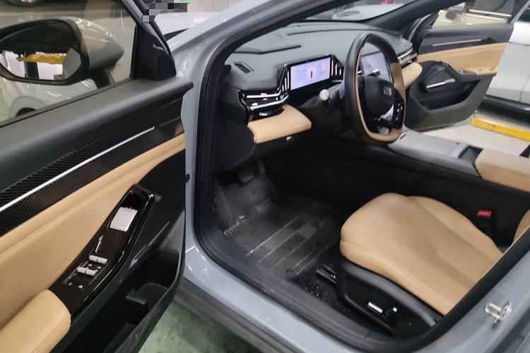 Used Geely Galaxy L6 2023 125km Starship
