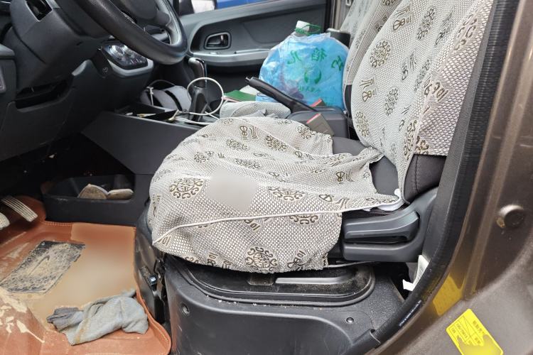 Used Chana Ruixing M60 2023 1.6L CNG Comfort-Grade 6-Seater Passenger Vehicle
