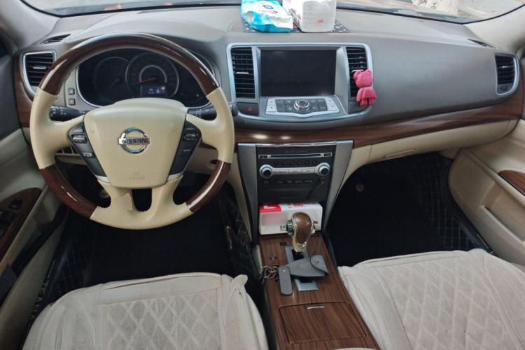 Used Nissan Teana 2011 2.0L XL Comfort Edition Center Console