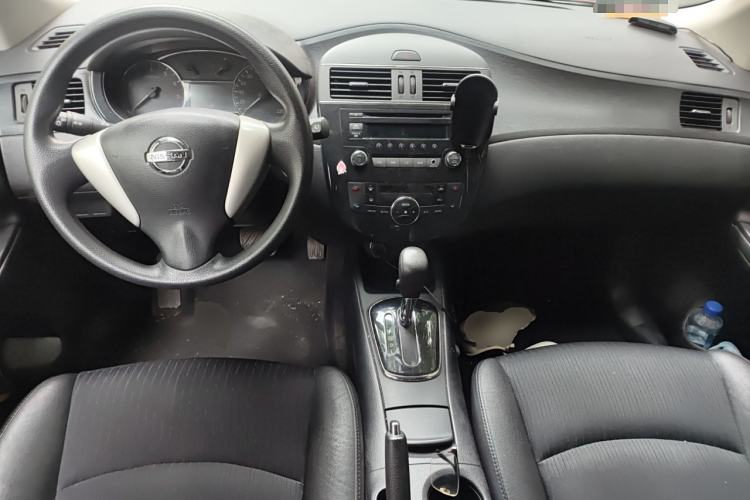 Used Nissan Tiida 2013 1.6L CVT Cool Cafe Edition
