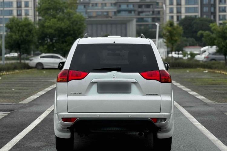 Used Mitsubishi Pajero Sport 2013 3.0L Automatic Two-Wheel Drive Luxury Edition