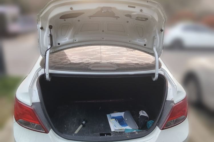 Used Hyundai Verna (older generation) 2014 1.4L Manual Smart GLS Trim
