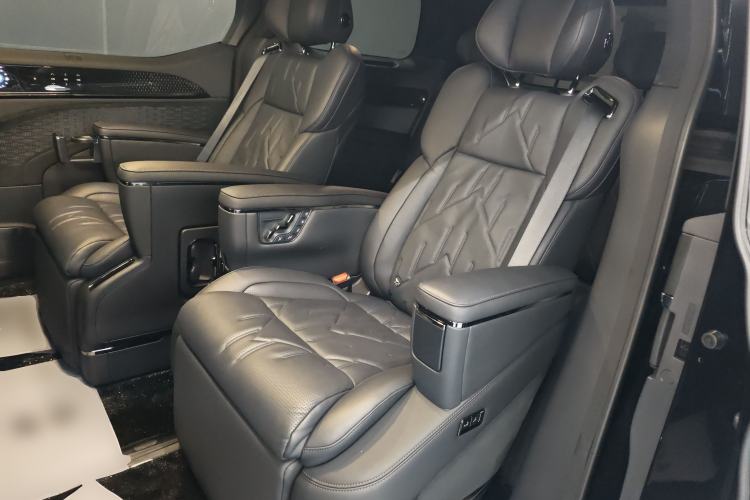 Used Zeekr 009 2024 7-Seater Walk-Through Version Four-Wheel Drive 108 kWh