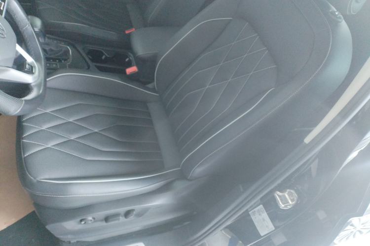 Used Volkswagen Tiguan L 2023 Restyled 330TSI Automatic Two-Wheel Drive R-Line Enhanced Comfort Version