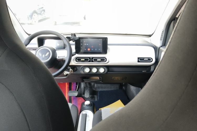 Used Wuling Hongguang MINIEV 2024 3rd Generation 215km Advanced Version Center Console