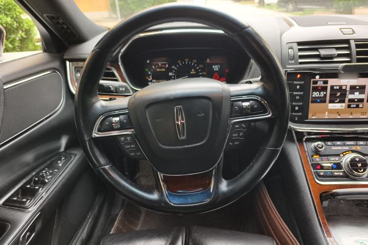 Used Lincoln Continental 2017 2.0T Two-Wheel-Drive Luxury Edition Steering Wheel
