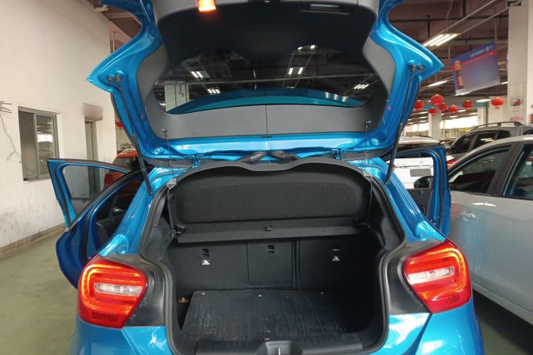 Used Mercedes-Benz A-Class 2015 A 200 Fashion Model
