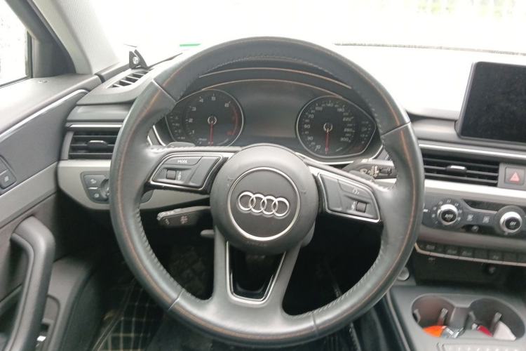 Used Audi A4L 2019 40 TFSI Ambition China VI
