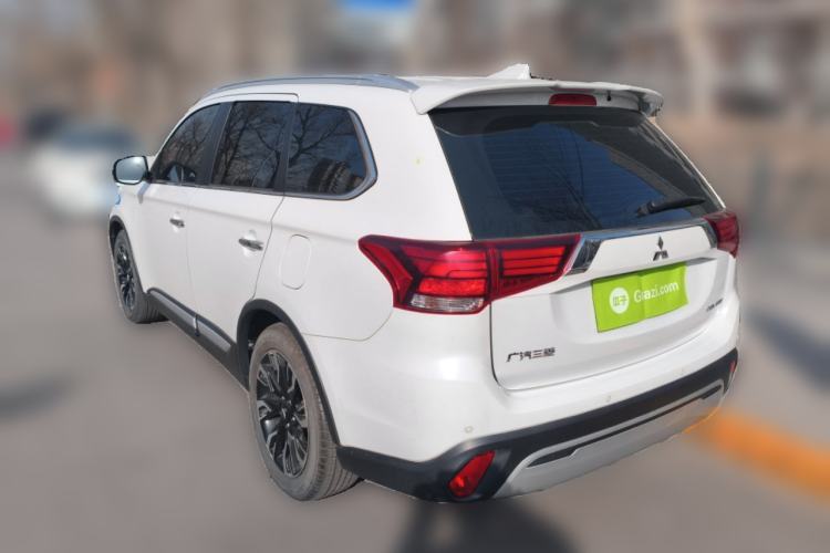 Used Mitsubishi Outlander 2019 2.4L 4x4 Zhi Xiang Edition 7 Seats China VI Standard Rear Left 45 Deg