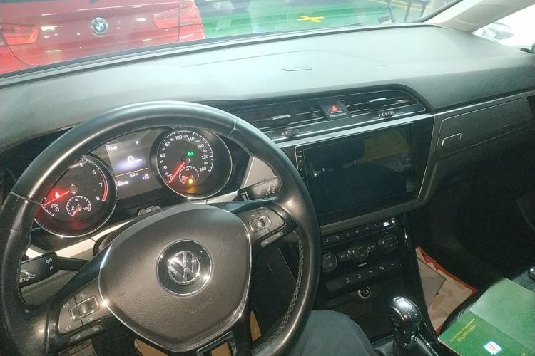 Used Volkswagen Touran 2016 Volkswagen Touran L 280TSI DSG Luxury Edition