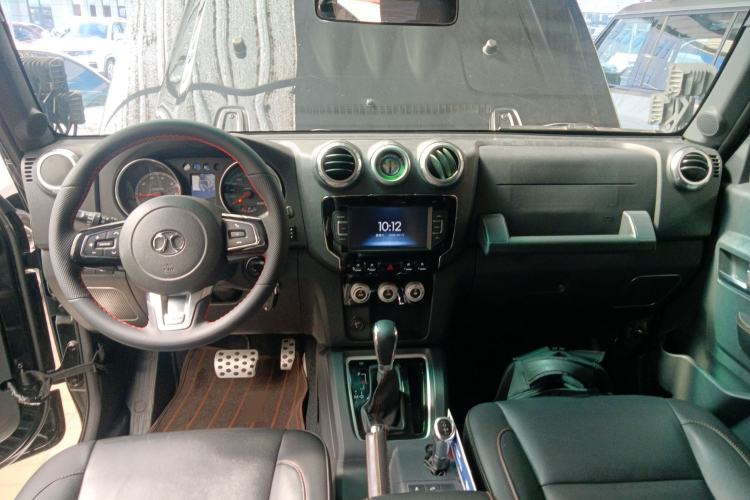 Used BAIC Off-Road BJ40 2016 40L 2.3T Automatic All-Wheel Drive Premium Edition Center Console