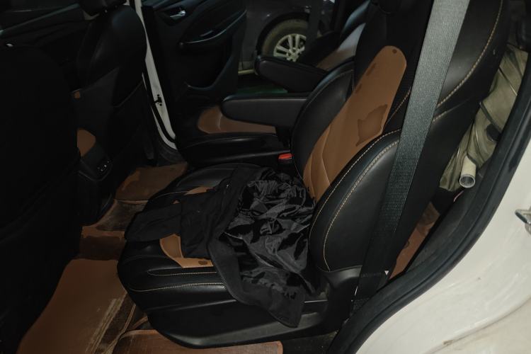 Used Wuling Hongguang S3 2019 Automatic Clutch Version 1.5L Manual Comfort Model China V Standard Left Rear Seat