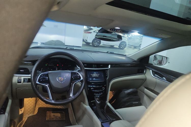 Used Cadillac XTS 2015 28T Comfort Model Center Console