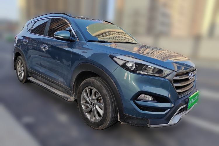 Used Hyundai Tucson 2015 2.0L Automatic Two-Wheel Drive Smart Version
