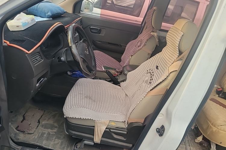 Used Wuling Rongguang V 2016 1.5L Standard Version
