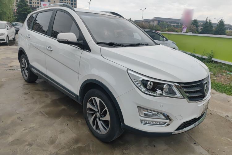 Used Baojun 560 2016 1.8L iAMT Luxury Model Front Right 45 Deg