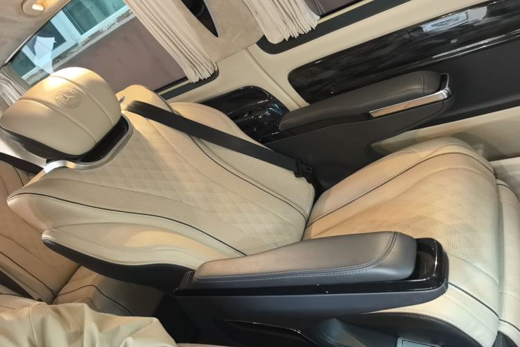 Used Mercedes-Benz Vito 2021 2.0T Elite Version 7 Seats Left Rear Seat