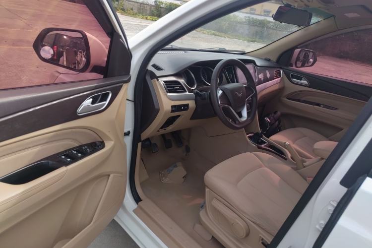 Used Wuling 730 2020 Commercial Vehicle 1.5L Manual Value Edition 7 Seats
