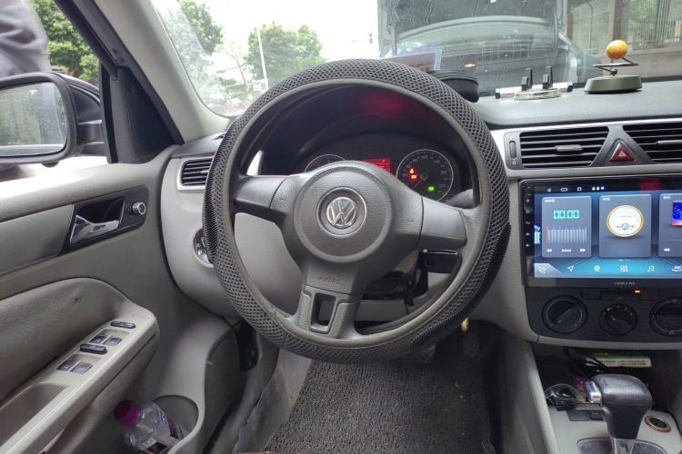 Used Volkswagen Bora 2012 1.6L Automatic Fashion Edition Steering Wheel