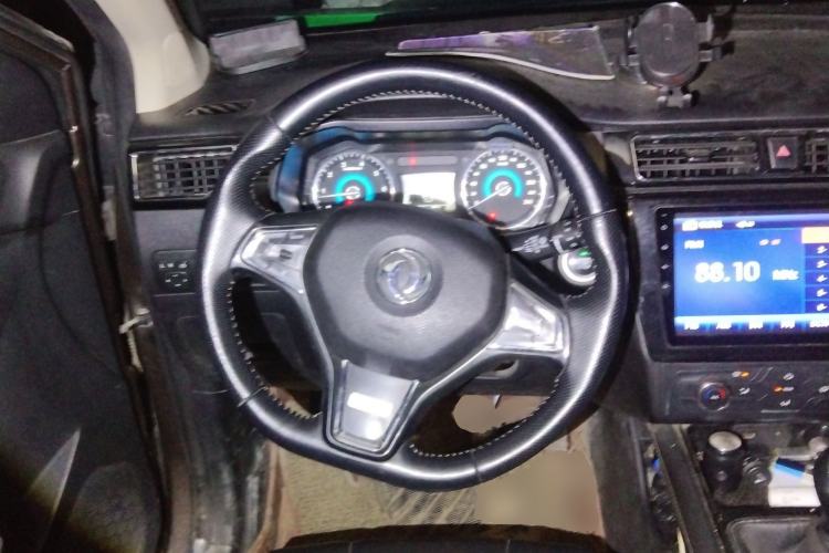 Used Dongfeng Fengon 580 2016 1.5T Manual Luxury Edition Steering Wheel