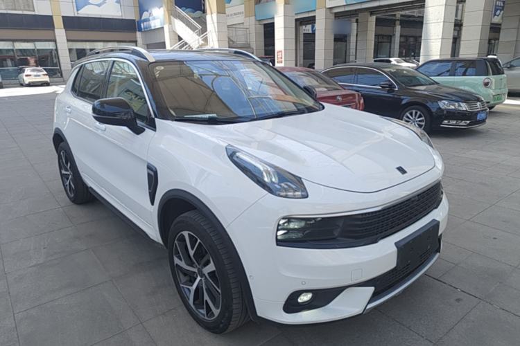 Used Lynk & Co 01 2017 2.0T Four-Wheel Drive Pro Edition Front Right 45 Deg