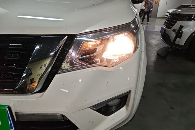 Used Nissan Terra 2018 2.5L Automatic 2WD Luxury Edition
