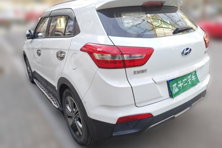 Used Hyundai ix25 2015 1.6L Automatic Two-Wheel-Drive Deluxe DLX Model
