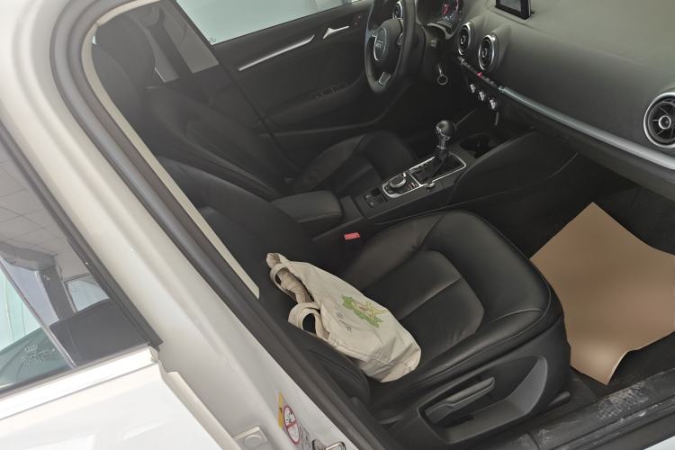 Used Audi A3 2016 Sportback 35 TFSI Ambition Edition Right Front Seat