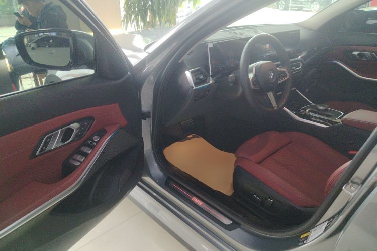 Used BMW i3 2024 eDrive 35 L
