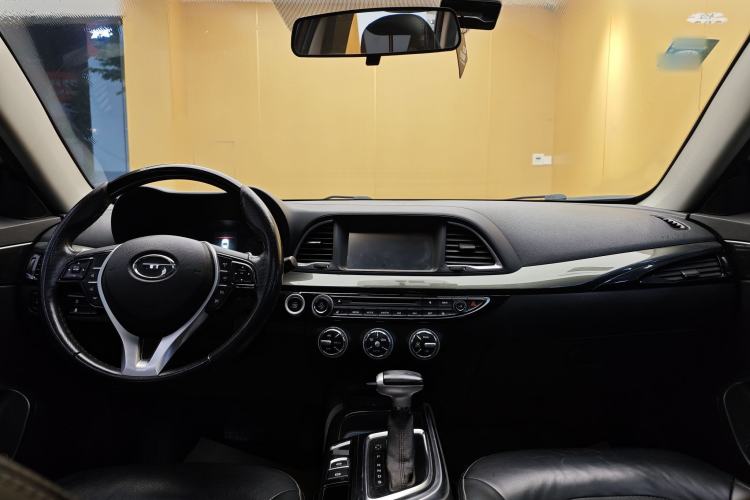 Used GAC Trumpchi GA6 2015 1.8T DCT Luxury Navigation Model Interior 9