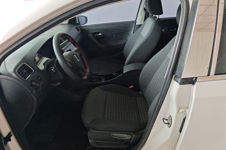 Used Volkswagen Polo 2014 1.6L Automatic Comfort Edition
