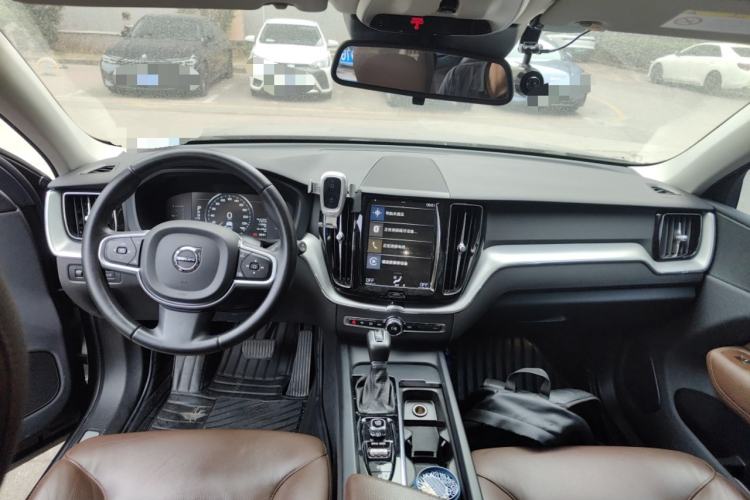 Used Volvo XC60 2019 T5 4x4 Smart Edition China VI Standard Center Console