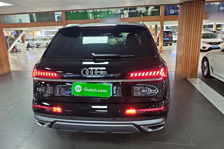 Used Audi Q7 2023 45 TFSI quattro S line Sport model