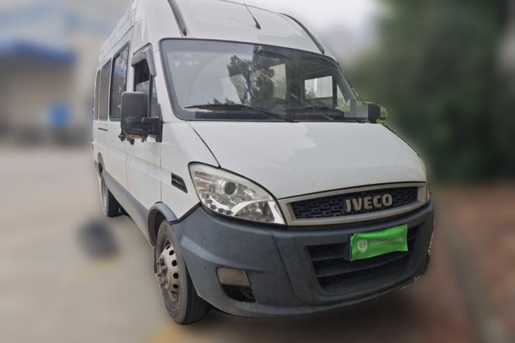 Used Iveco Power Daily 2017 2.5T Deluxe A32 Mid-Roof 5-7 Seater 47Z5 Passenger Van