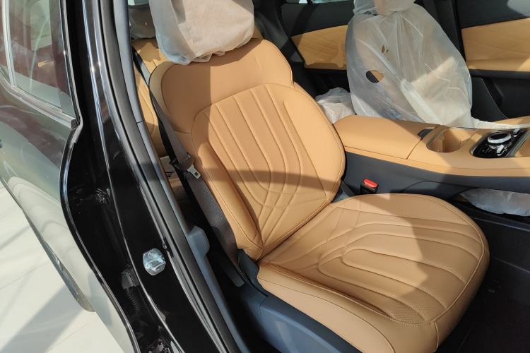 Used Geely Galaxy Xingjian 7 EM-i 2026 Model 135km Smart Navigation Version Right Front Seat