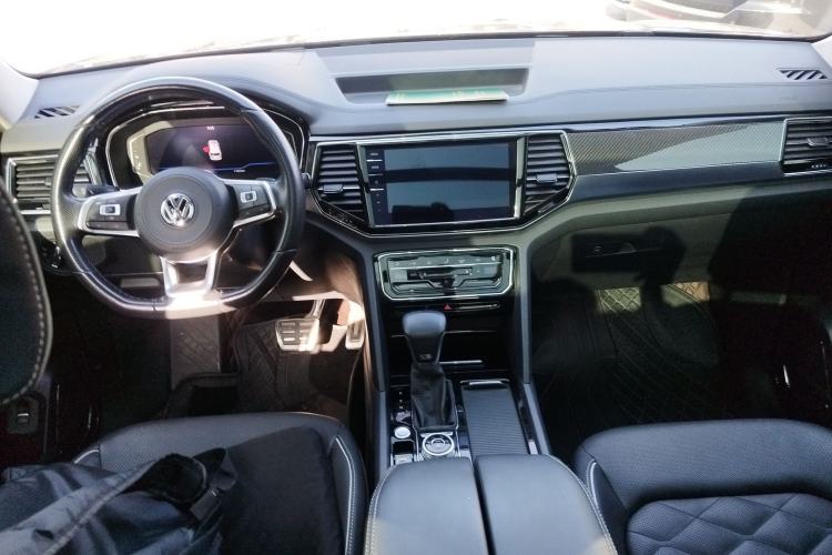 Used Volkswagen Teramont X 2020 Facelifted 530 V6 All-Wheel Drive Prestige Flagship Edition Center Console