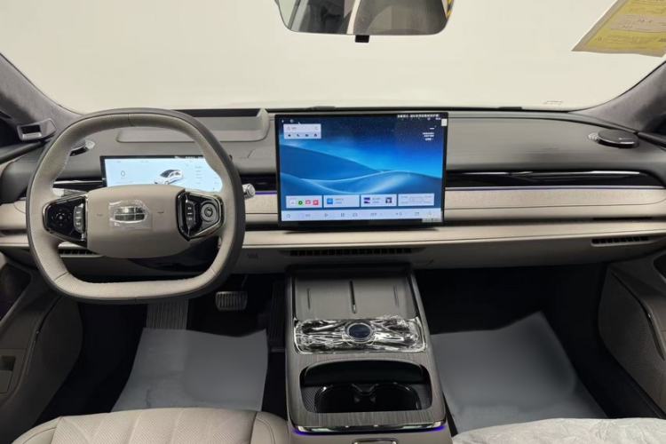 Used Geely Galaxy 8 2025 130km EM-P Starship Edition Interior 1