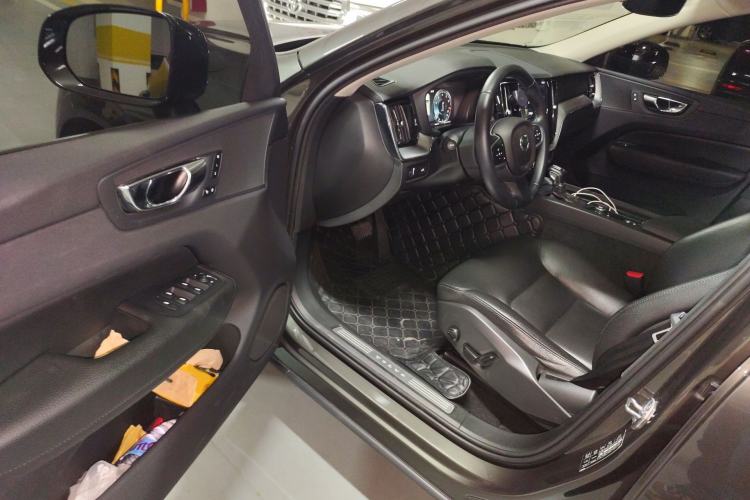 Used Volvo XC60 2019 T5 4x4 Smart Edition China V Standard Driver Seat