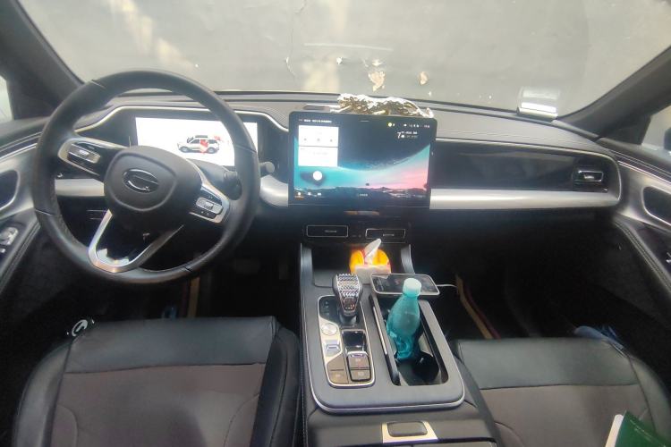 Used GAC Trumpchi GS8 2025 Linghang Series 2.0 TGDI Two-Wheel-Drive Luxury Edition 5 Seats Center Console