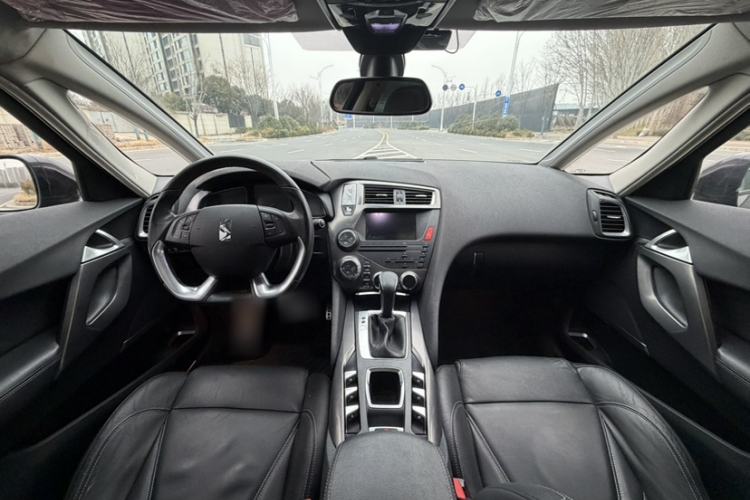 Used DS 5 2014 1.6T Luxury Edition THP200