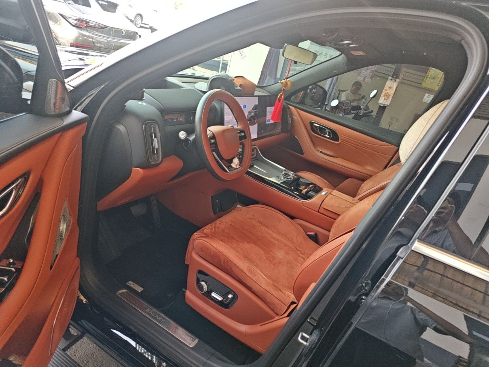 Geely Galaxy M9 2025 Model 230km Two-Wheel-Drive Exploration Edition — снимка 18