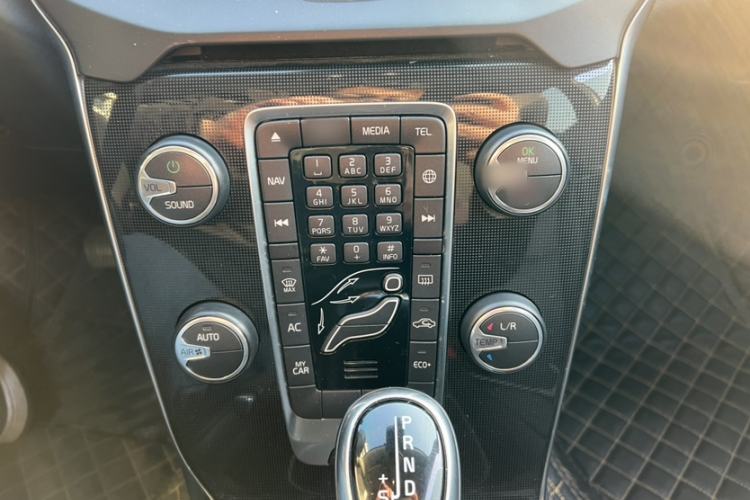 Used Volvo V40 2018 T3 Zhiyi Edition