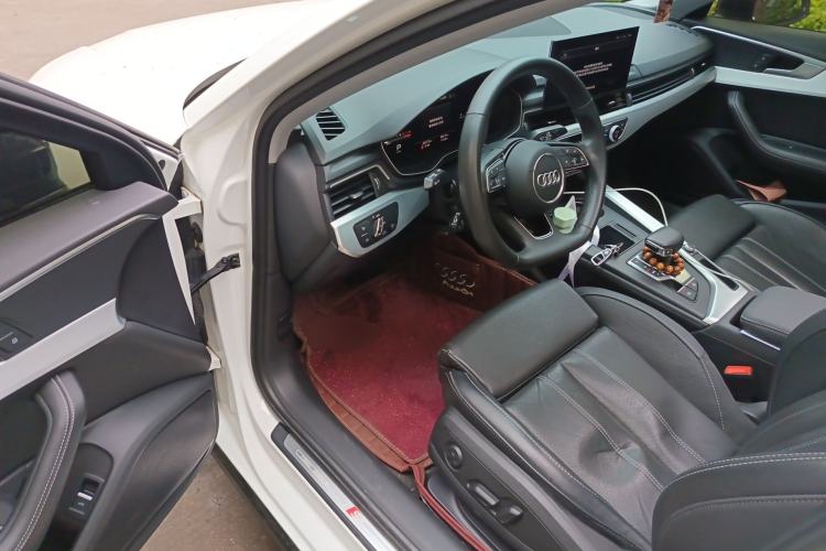 Used Audi A4L 2022 40 TFSI Luxury Dynamic Model